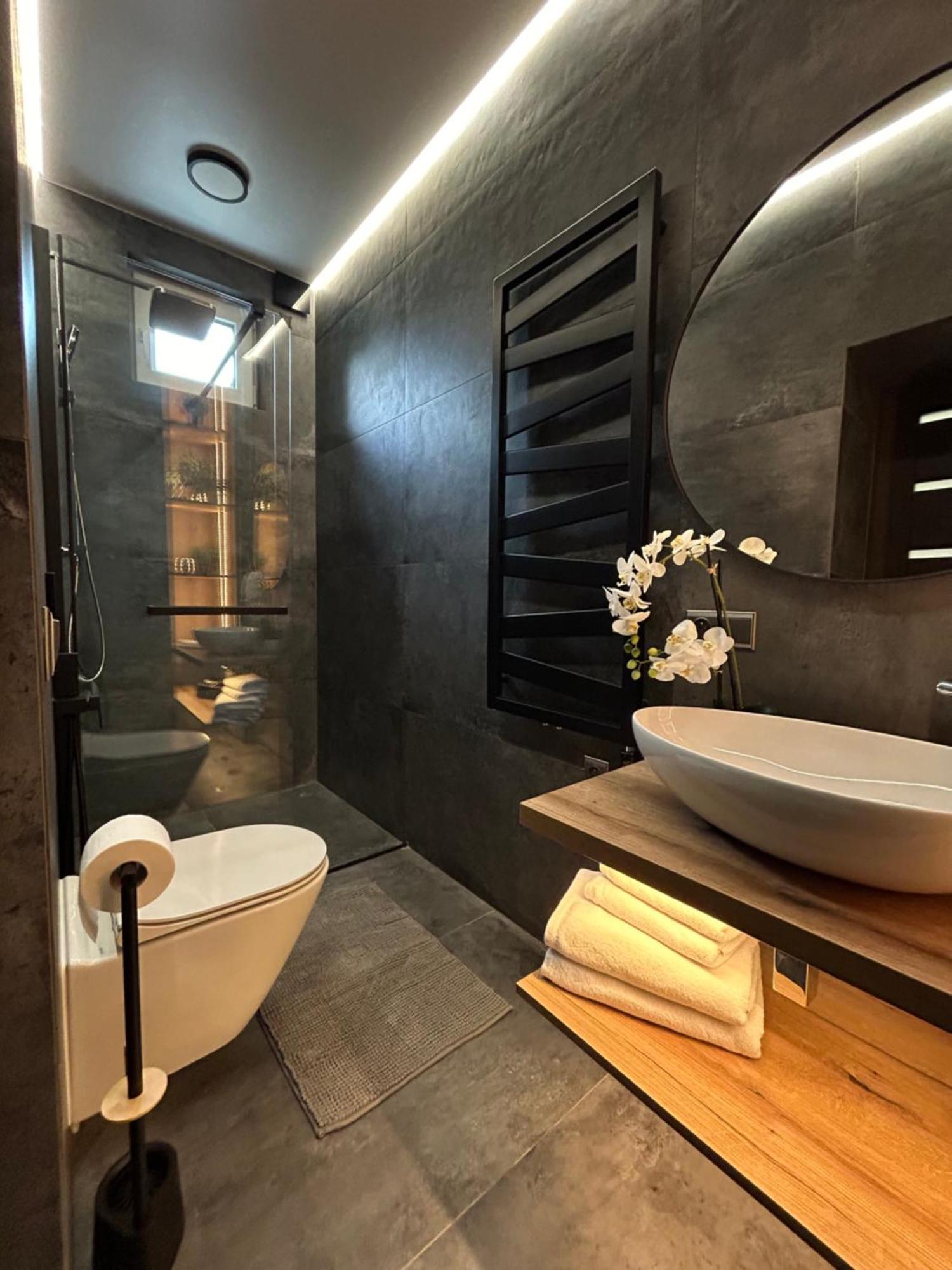 Leo & Private Zone - Old Apartment Bratislava