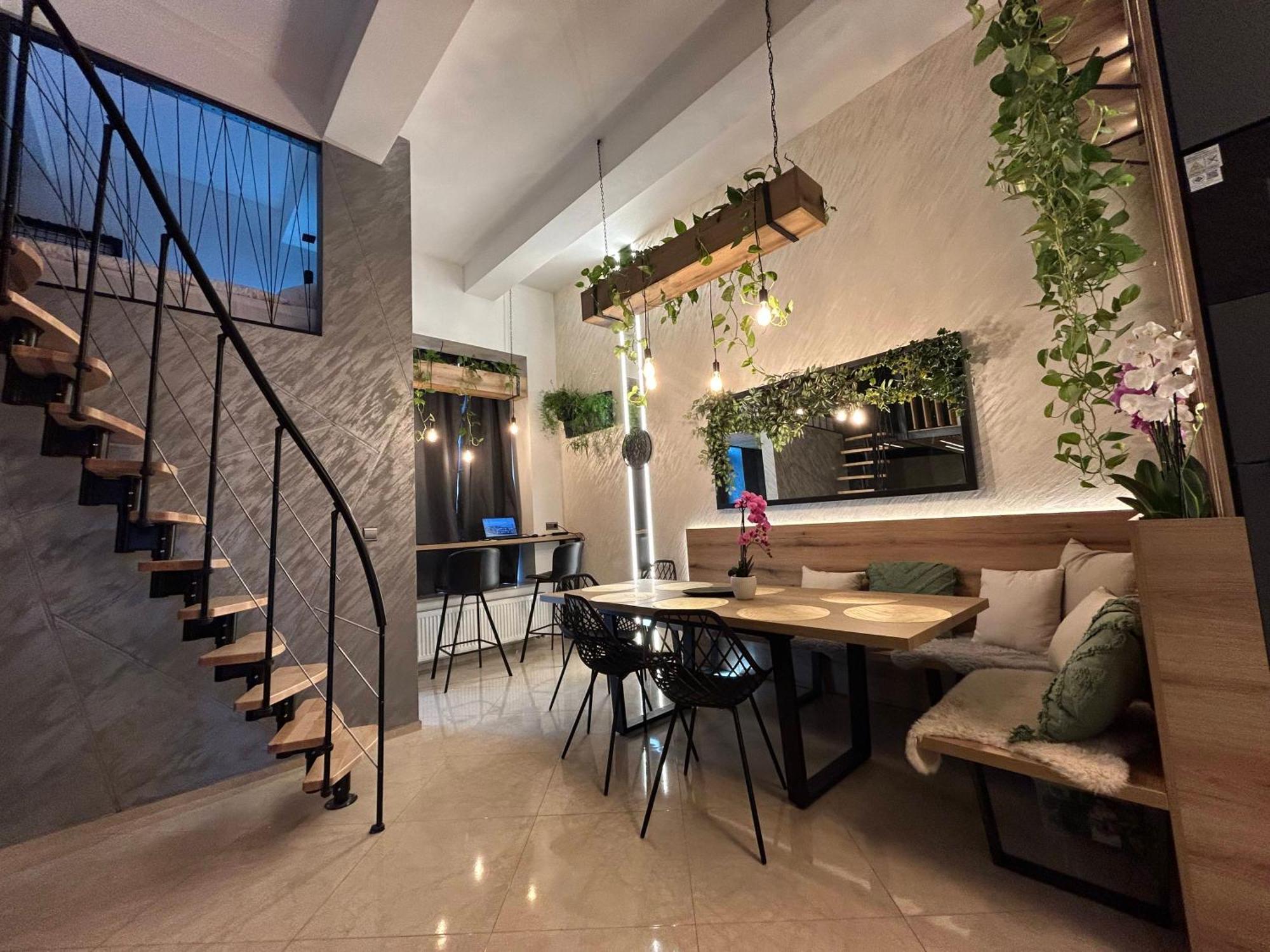 Apartment Leo & Private Zone - Old Bratislava