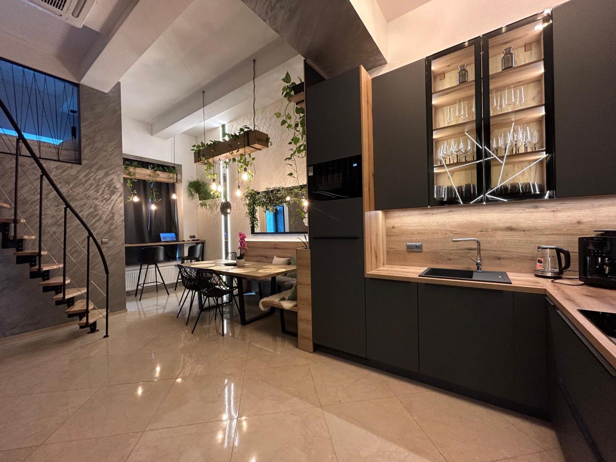 Apartment Leo & Private Zone - Old