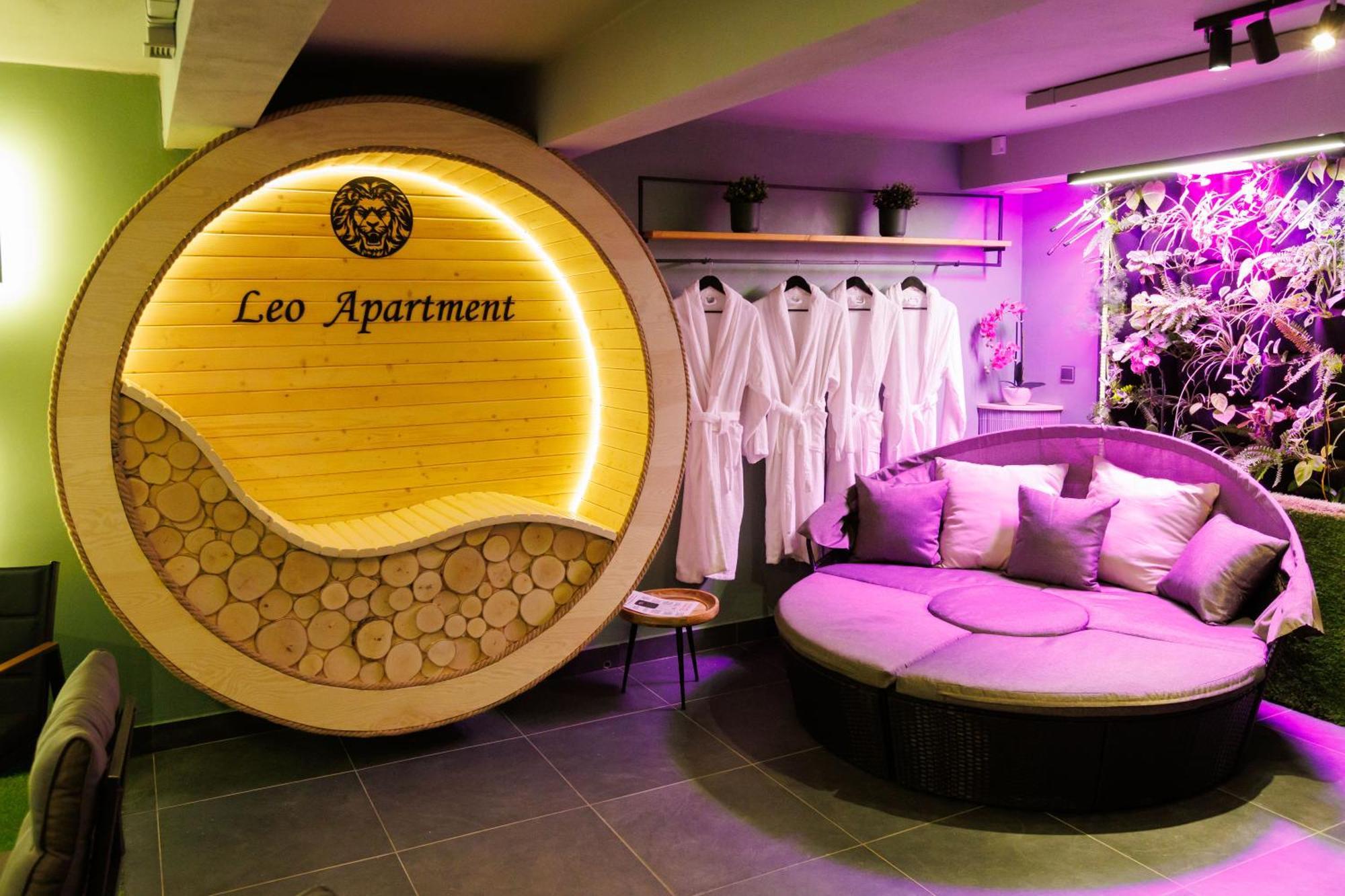 Apartment Leo & Private Zone - Old Bratislava